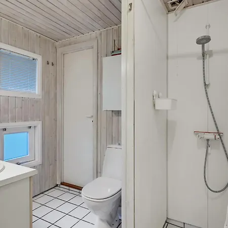 2 Bedroom Cozy In Holiday home Gilleleje