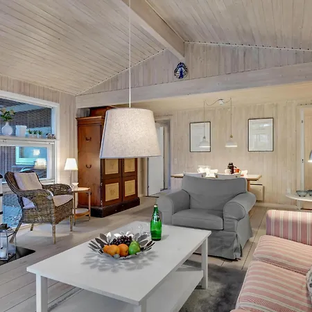 Holiday home 2 Bedroom Cozy In Gilleleje